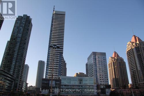 517 - 4065 Confederation Parkway, Mississauga, ON - Outdoor With Facade