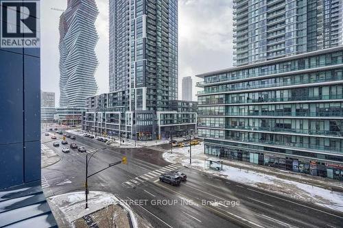 517 - 4065 Confederation Parkway, Mississauga, ON -  With Facade