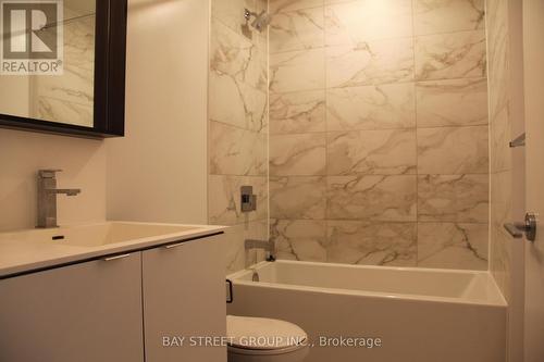 517 - 4065 Confederation Parkway, Mississauga, ON - Indoor Photo Showing Bathroom