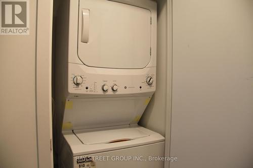 517 - 4065 Confederation Parkway, Mississauga, ON - Indoor Photo Showing Laundry Room