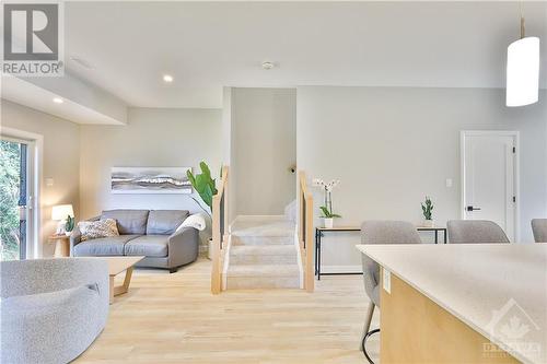 332 Lewis W Street, Merrickville, ON - Indoor Photo Showing Living Room