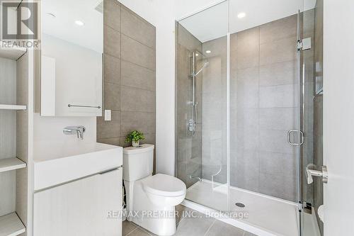 2004 - 370 Martha Street, Burlington, ON - Indoor Photo Showing Bathroom