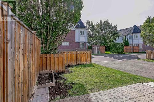 18 - 6810 Meadowvale Town Cent Circle, Mississauga, ON - Outdoor