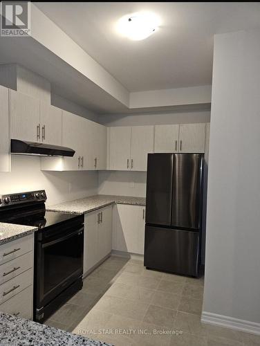 98 - 677 Park Road N, Brantford, ON - Indoor Photo Showing Kitchen