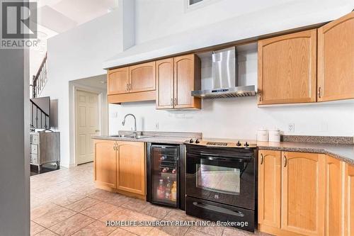 213 - 111 Grey Street, Brant, ON - Indoor Photo Showing Kitchen