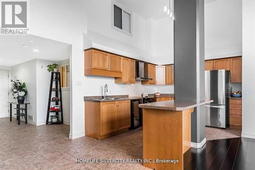 213 - 111 Grey Street, Brant, ON - Indoor Photo Showing Kitchen