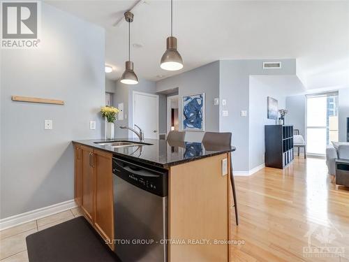 1001 - 445 Laurier Avenue W, Ottawa, ON - Indoor Photo Showing Kitchen With Double Sink