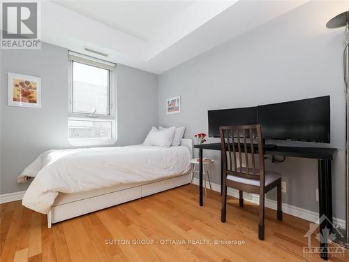 1001 - 445 Laurier Avenue W, Ottawa, ON - Indoor Photo Showing Bedroom