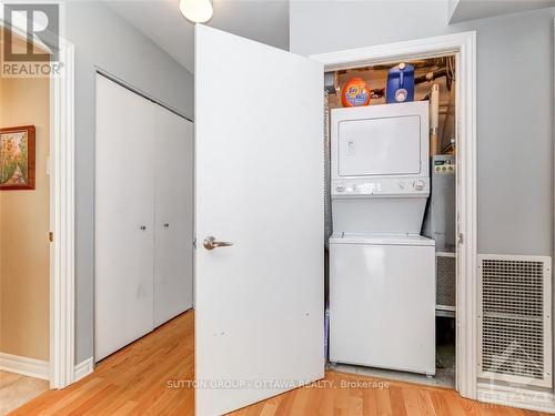 1001 - 445 Laurier Avenue W, Ottawa, ON - Indoor Photo Showing Laundry Room