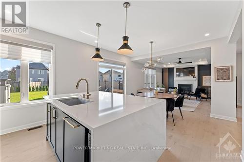 1025 Jubilation Court, Ottawa, ON - Indoor Photo Showing Kitchen With Upgraded Kitchen