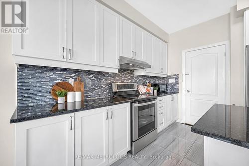 55 Westfield Drive, Whitby, ON - Indoor Photo Showing Kitchen With Upgraded Kitchen