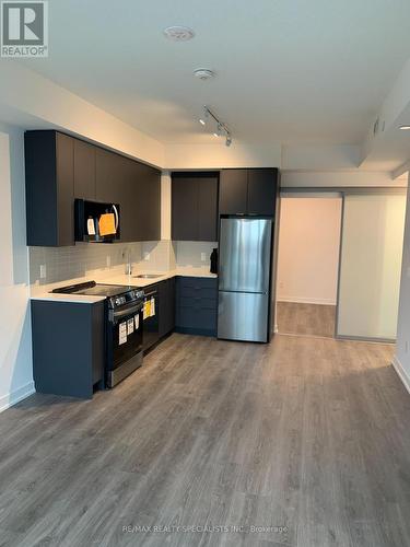 510 - 225 Malta Avenue, Brampton, ON - Indoor Photo Showing Kitchen