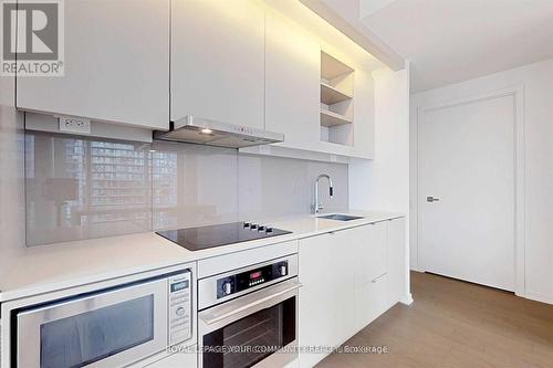 1506 - 101 Peter Street, Toronto, ON - Indoor Photo Showing Kitchen