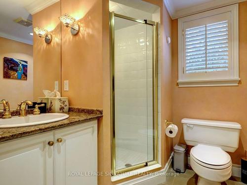 1497 Randor Dr, Mississauga, ON - Indoor Photo Showing Bathroom