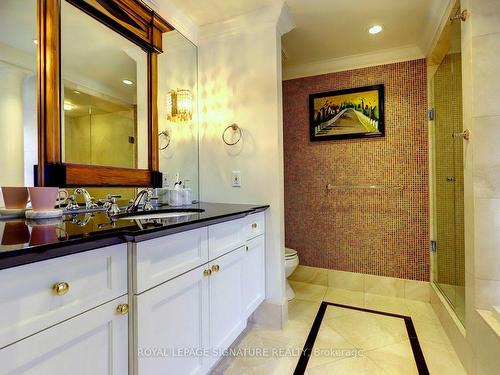 1497 Randor Dr, Mississauga, ON - Indoor Photo Showing Bathroom