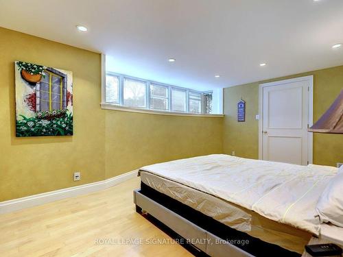 1497 Randor Dr, Mississauga, ON - Indoor Photo Showing Bedroom