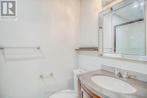 65 Davis Road, Aurora, ON - Indoor Photo Showing Bathroom