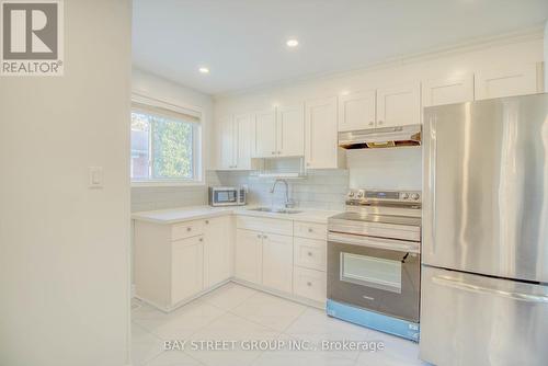 65 Davis Road, Aurora, ON - Indoor Photo Showing Kitchen