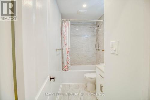 65 Davis Road, Aurora, ON - Indoor Photo Showing Bathroom