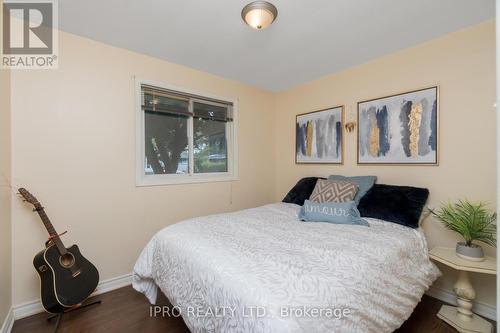 5369 Spruce Avenue, Burlington, ON - Indoor Photo Showing Bedroom