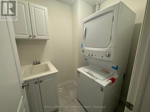 B - 109 Luzon Avenue, Markham, ON - Indoor Photo Showing Laundry Room