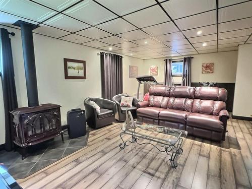 Salle familiale - 852 Route Lefort, Duhamel-Ouest, QC - Indoor