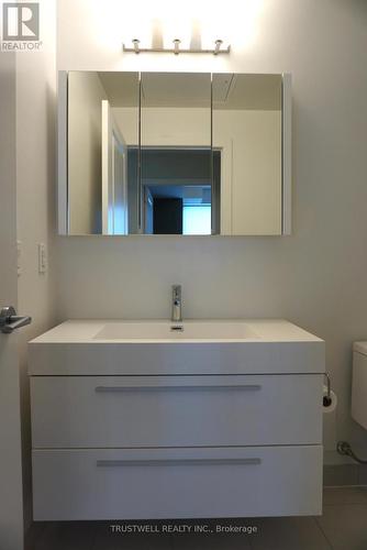 915J - 8081 Birchmount Road, Markham, ON - Indoor Photo Showing Bathroom