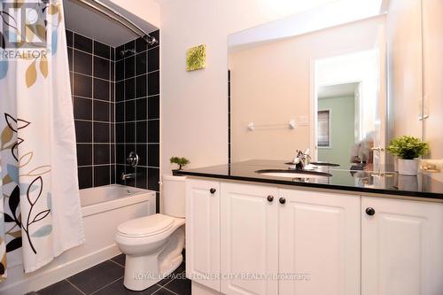 13 Templar Street, Brampton, ON - Indoor Photo Showing Bathroom