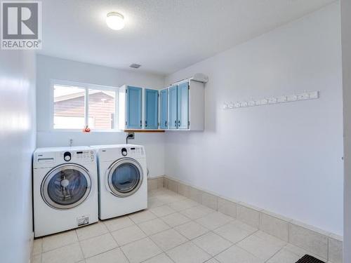 4737 Redonda Ave, Powell River, BC - Indoor Photo Showing Laundry Room