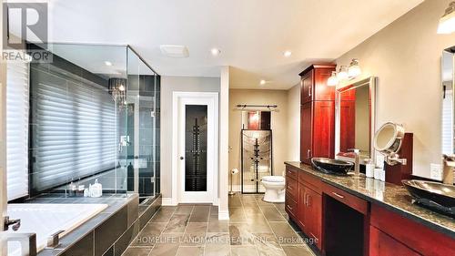 2333 Bennington Gate, Oakville, ON - Indoor Photo Showing Bathroom