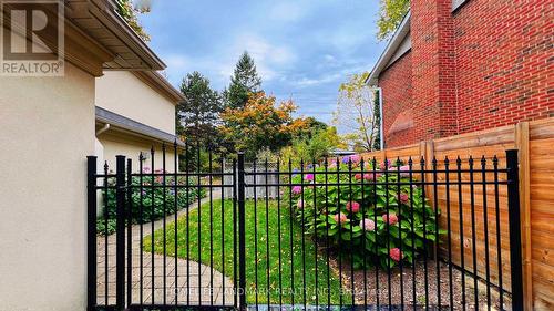 2333 Bennington Gate, Oakville, ON - Outdoor With Exterior