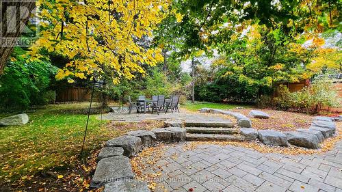 2333 Bennington Gate, Oakville, ON - Outdoor