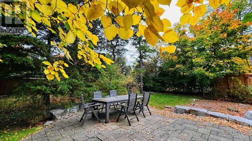 2333 Bennington Gate, Oakville, ON - Outdoor