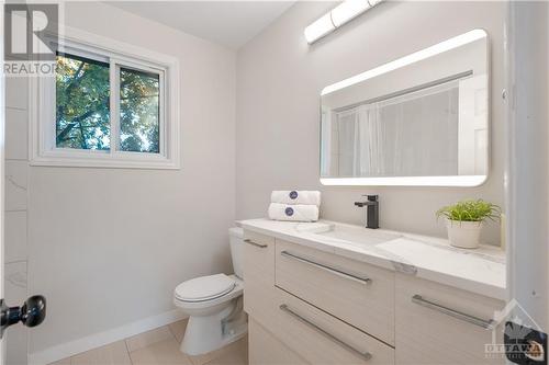 437 Pickford Street, Kanata, ON - Indoor Photo Showing Bathroom