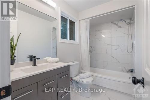 437 Pickford Drive, Ottawa, ON - Indoor Photo Showing Bathroom