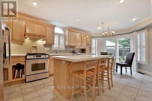 2879 Arlington Drive, Oakville, ON - Indoor Photo Showing Kitchen