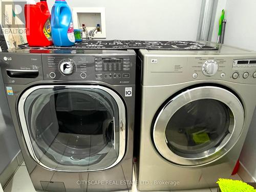 5298 Roadside Way E, Mississauga, ON - Indoor Photo Showing Laundry Room