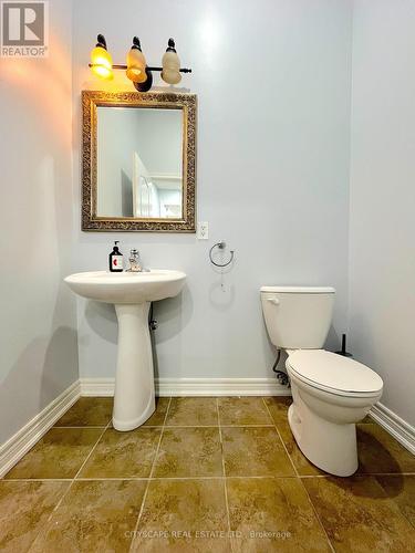 5298 Roadside Way E, Mississauga, ON - Indoor Photo Showing Bathroom