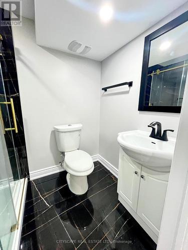 5298 Roadside Way E, Mississauga, ON - Indoor Photo Showing Bathroom