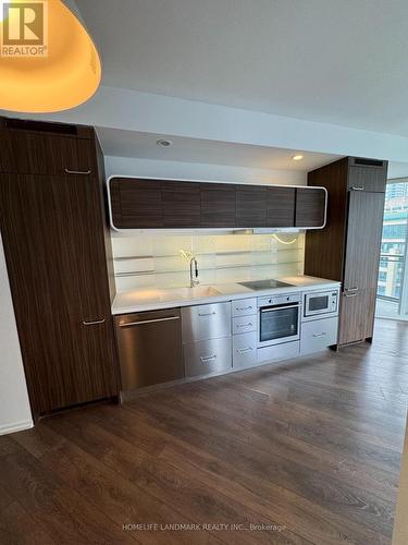 3909 - 45 Charles Street E, Toronto, ON - Indoor Photo Showing Kitchen