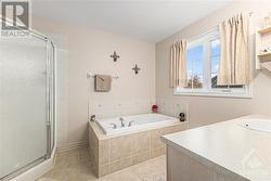 HUGE Ensuite with Roman Tub and Separate shower - 