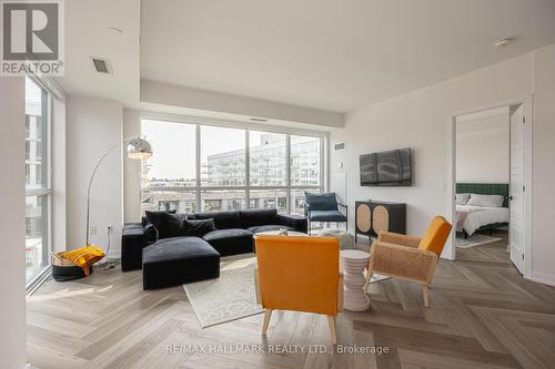 217 - 415 Sea Ray Avenue, Innisfil, ON - Indoor Photo Showing Living Room