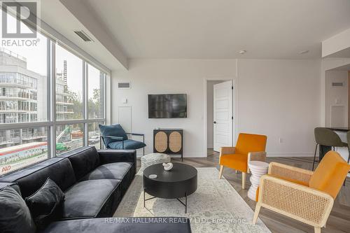 217 - 415 Sea Ray Avenue, Innisfil, ON - Indoor Photo Showing Living Room