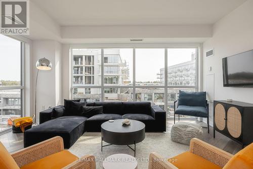 217 - 415 Sea Ray Avenue, Innisfil, ON - Indoor Photo Showing Living Room