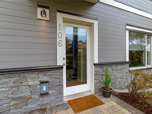 106-4050 Douglas St, Saanich, BC - Outdoor With Exterior