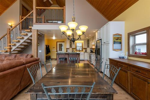 73-6421 Eagle Bay Road, Eagle Bay, BC - Indoor Photo Showing Dining Room