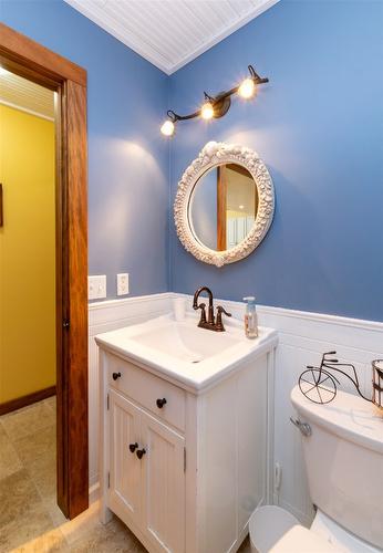 73-6421 Eagle Bay Road, Eagle Bay, BC - Indoor Photo Showing Bathroom