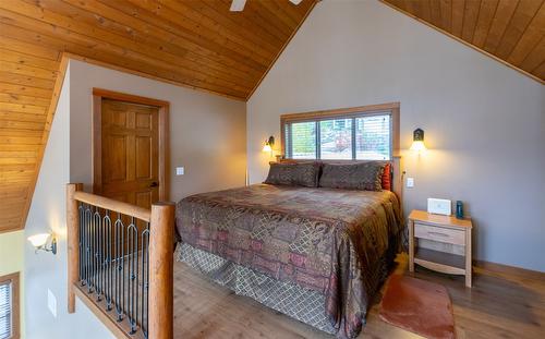 73-6421 Eagle Bay Road, Eagle Bay, BC - Indoor Photo Showing Bedroom