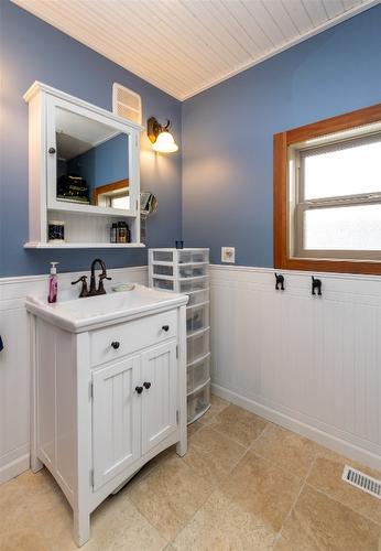 73-6421 Eagle Bay Road, Eagle Bay, BC - Indoor Photo Showing Bathroom