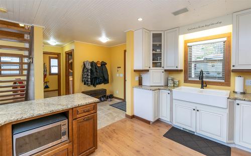 73-6421 Eagle Bay Road, Eagle Bay, BC - Indoor Photo Showing Kitchen With Double Sink